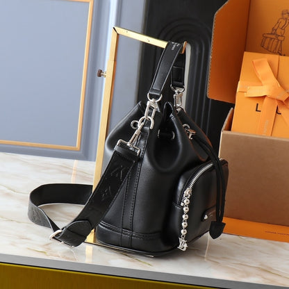 LOUIS VUITTON NOÉ CARGO BLACK 24CM M13985