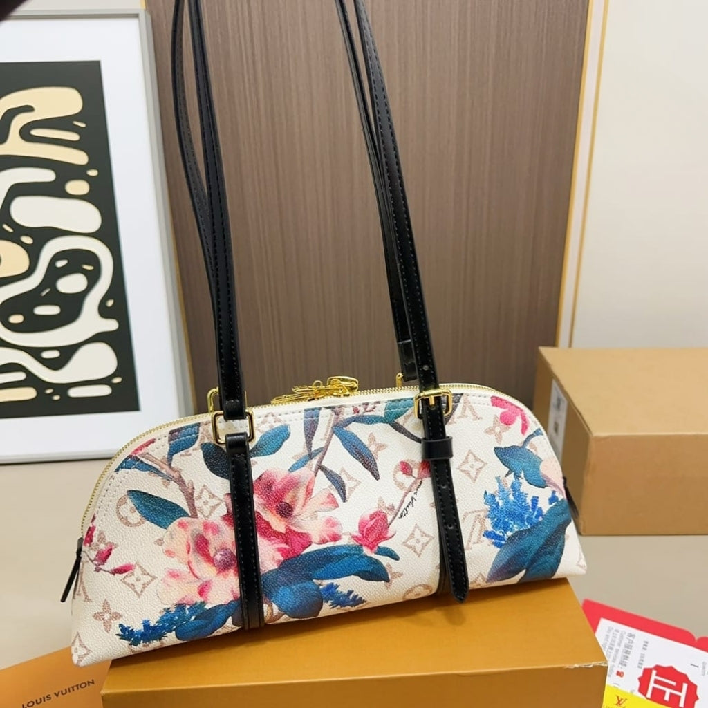 Louis Vuitton Squire East West Monogram Canvas Dune 29cm M29185