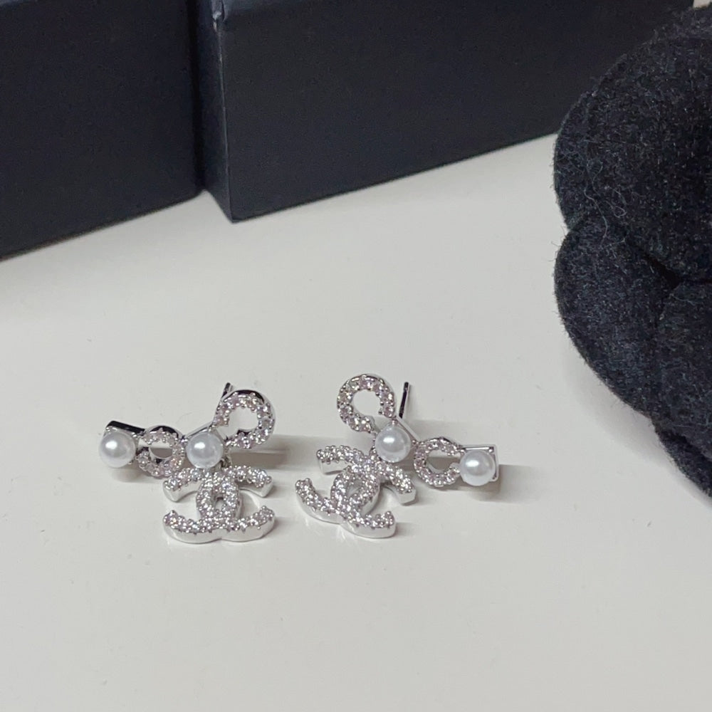 CHANEL EARINGS  PEARLY WHITE AND CRYSTAL SILVER ABF732 B20573 U0937