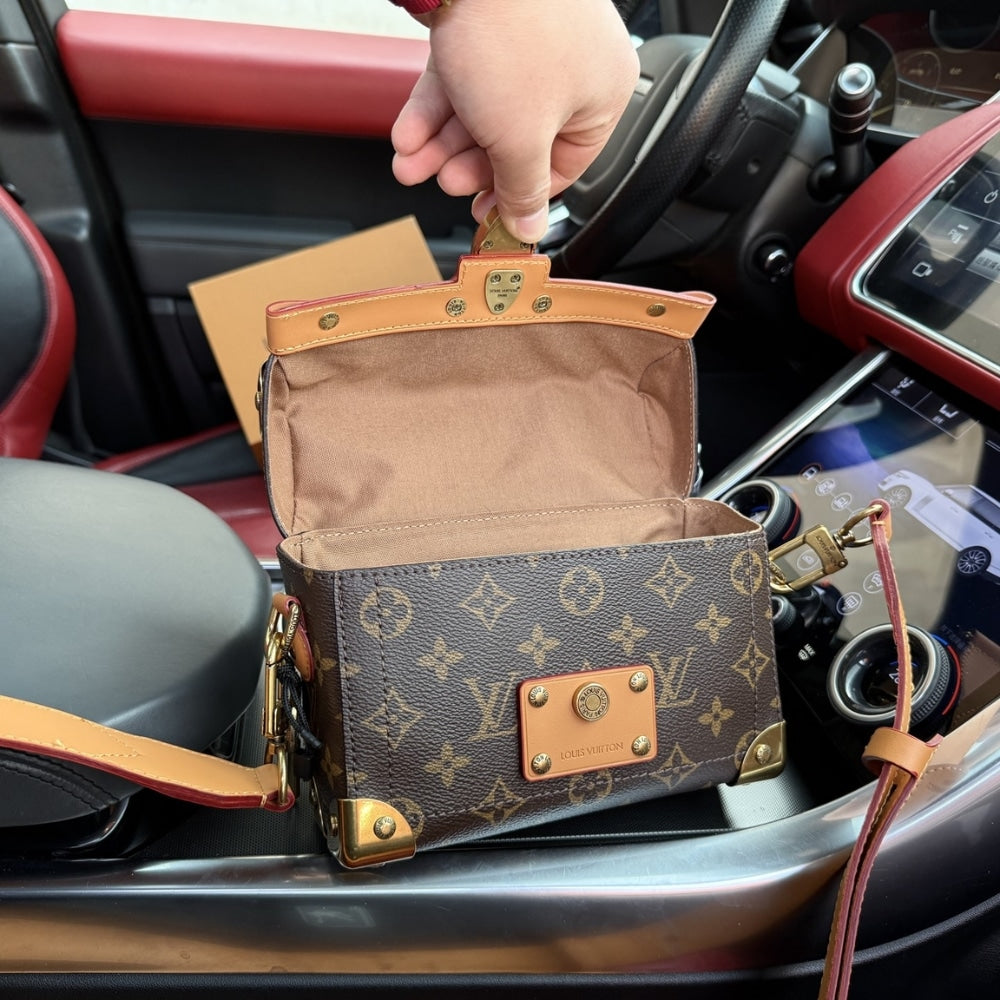 Louis Vuitton Soul Trunk Monogram Dust Coated Canvas 19Cm M11535