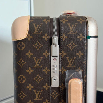 Louis Vuitton Horizon 50 Suitcase Bag Brown 55Cm M23209