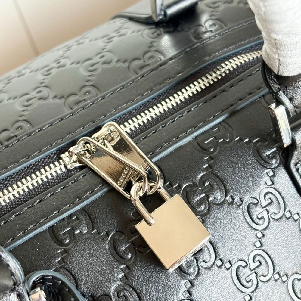 Gucci Emblem Medium Duffle Bag Black 45Cm