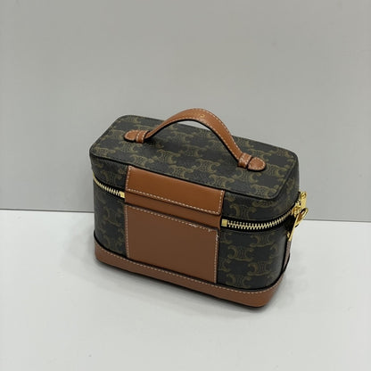 CELINE VANITY IN TRIOMPHE CANVAS TAN 18CM 119462BZJ 04LU