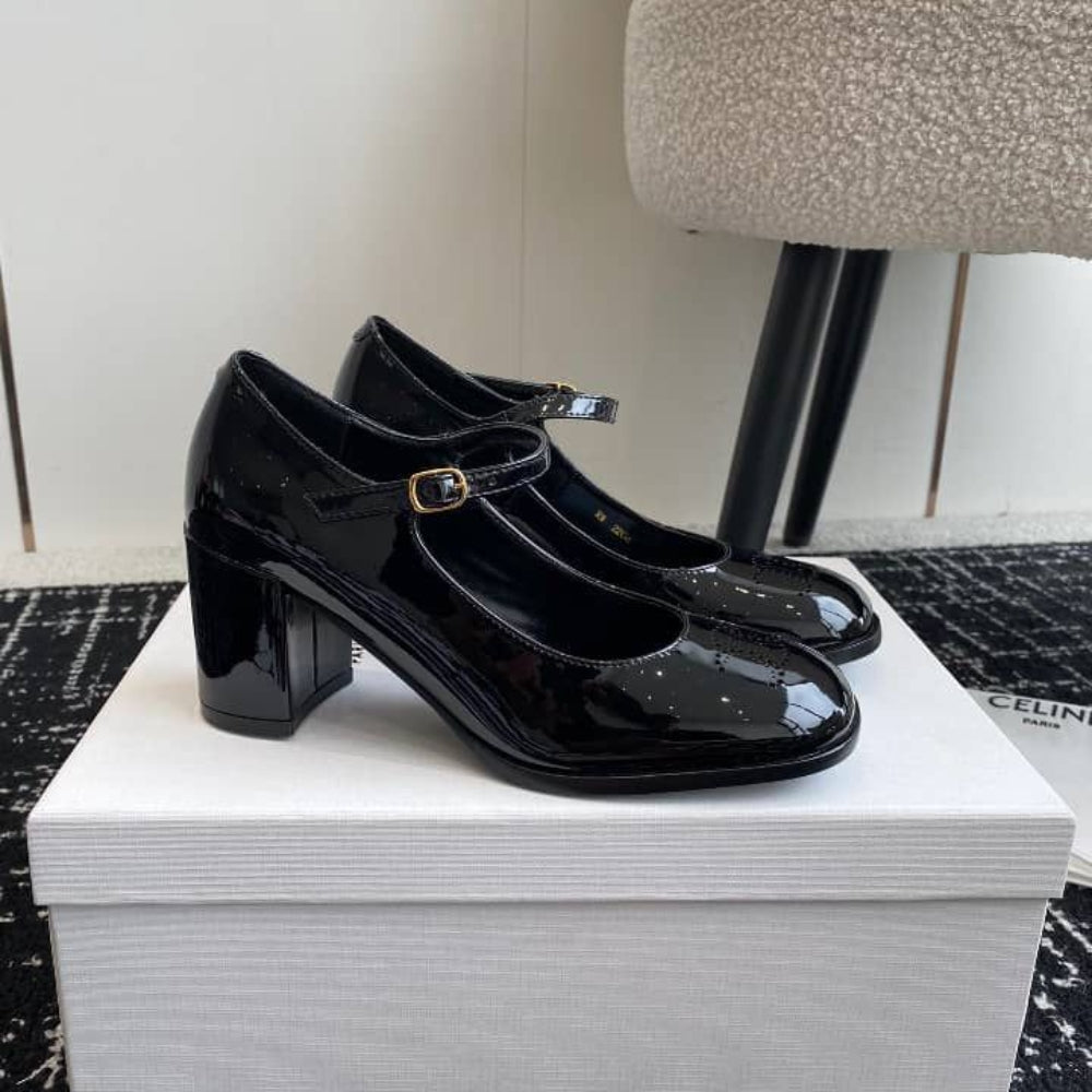 CELINE LILY PERFORATED TRIOMPHE BABIES IN PATENT BLACK 360314582C 38NO