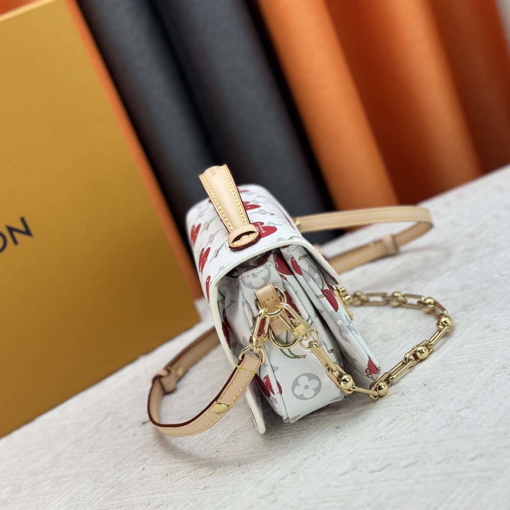 Louis Vuitton X Murakami Pochette Métis East West Monogram Cherry White 21Cm M14231