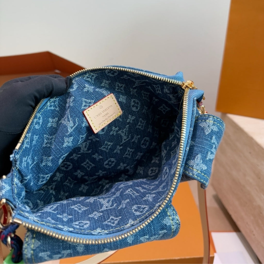 Louis Vuitton Pochette Accessoire Cargo Blue Denim 23cm M27602