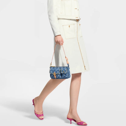 Louis Vuitton Pochette Accessoire Cargo Blue Denim 23cm M27602