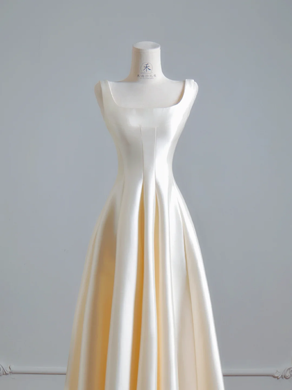Champagne-colored halter-neck fitted long ball gown R8142
