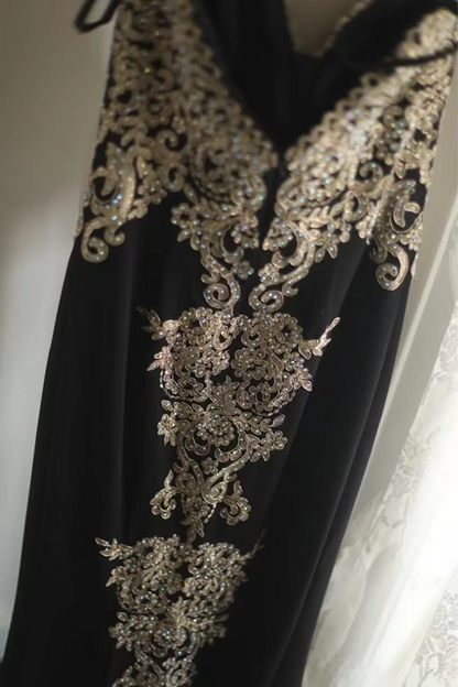 Black halter-neck, gold Huawei wool, fitted waist, long ball gown R6808