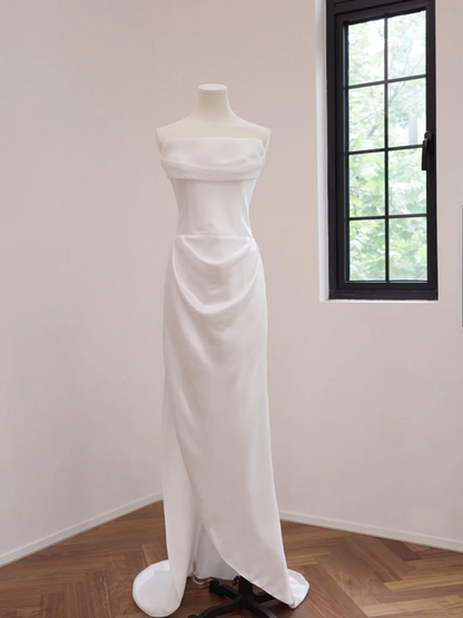 White strapless fitted long ball gown/bridal dress R8520