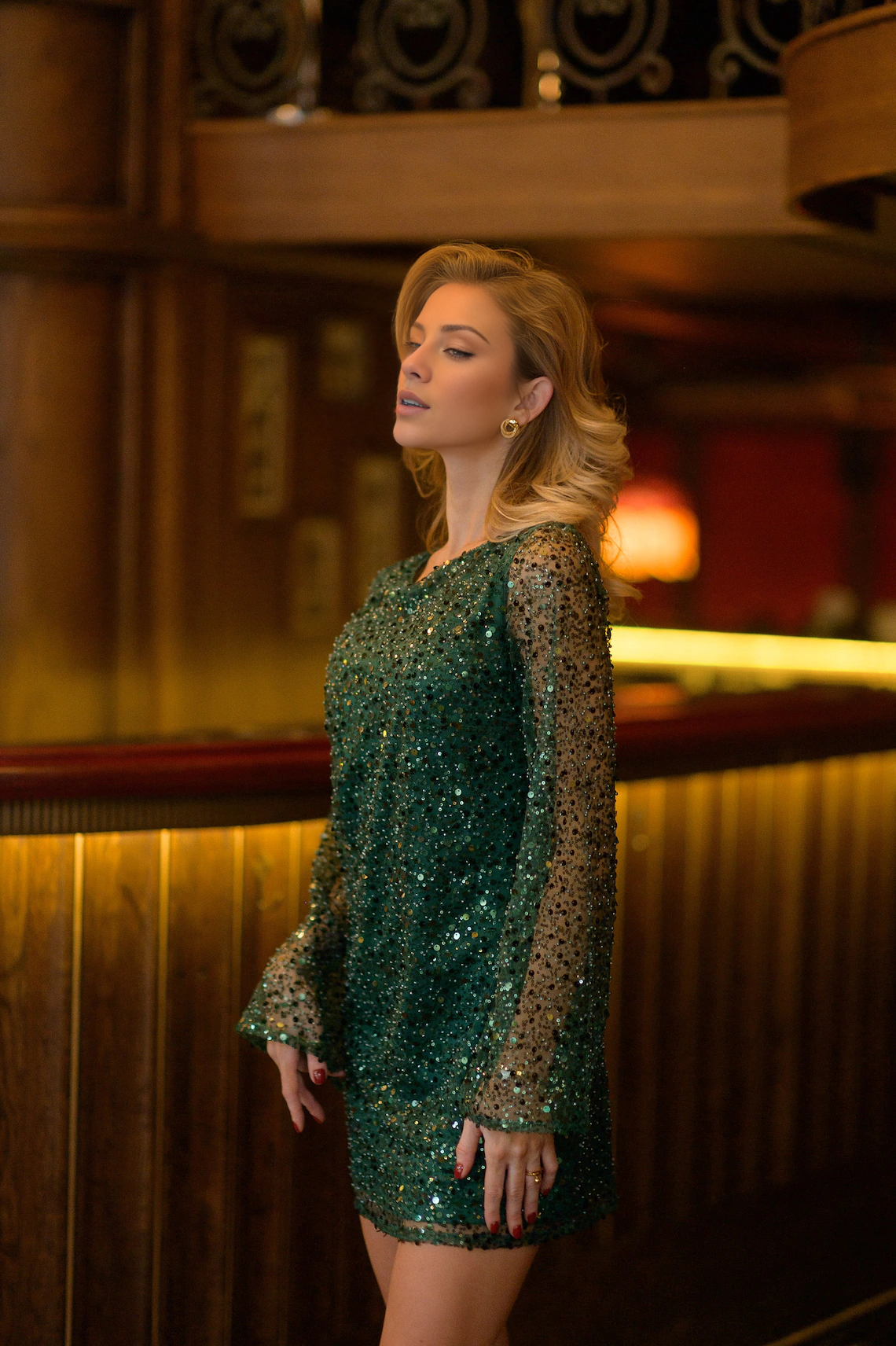 round neck long sleeved sequined backless short Homecoming dress