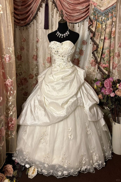 Glamorous A-Line Sweetheart Wedding Dress Applique Beading Ruffled Satin Layers Bridal Gown TP5090