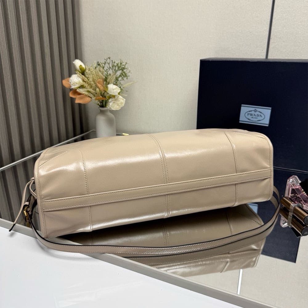 Prada Bonnie extra-large leather handbag(HIGH-END GRADE)