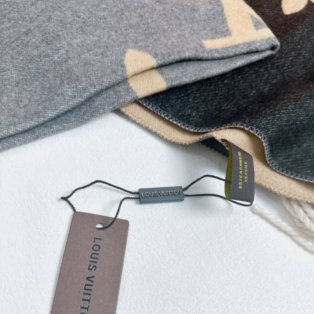 Louis Vuitton Gradient Shawl 190Cm