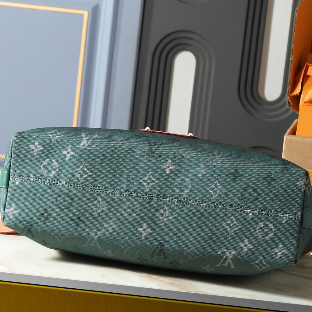 Louis Vuitton Vagabond Hobo Monogram Surplus Green 48Cm M27181