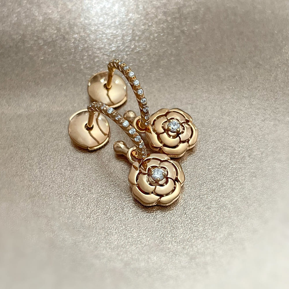 CHANEL EXTRAIT EARRINGS