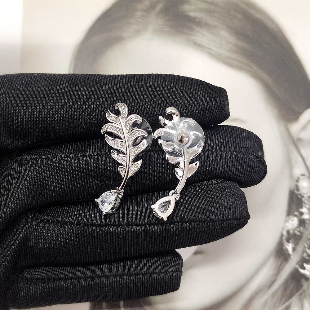CHANEL PLUME DE CHANEL EARRINGS