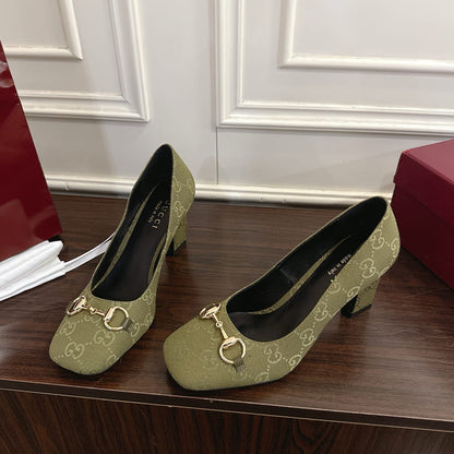 GUCCI Women’s Signora pump