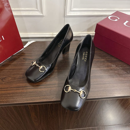 GUCCI Women’s Signora pump