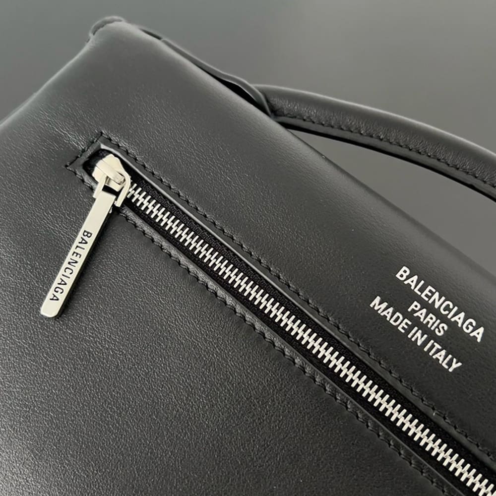 Balenciaga Women’s Bel Air Clutch On Strap Small(HIGH-END GRADE)