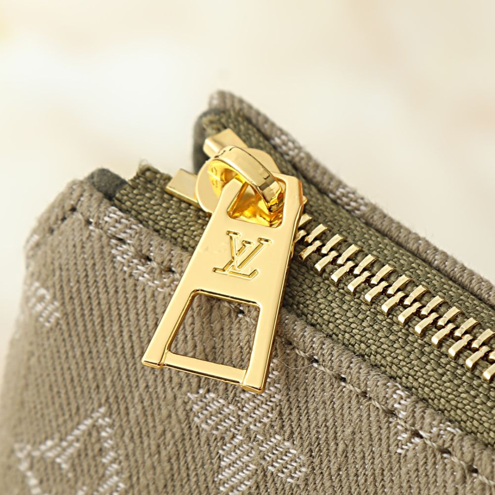 Louis Vuitton Coussin PM Khaki Denim 26Cm M28360
