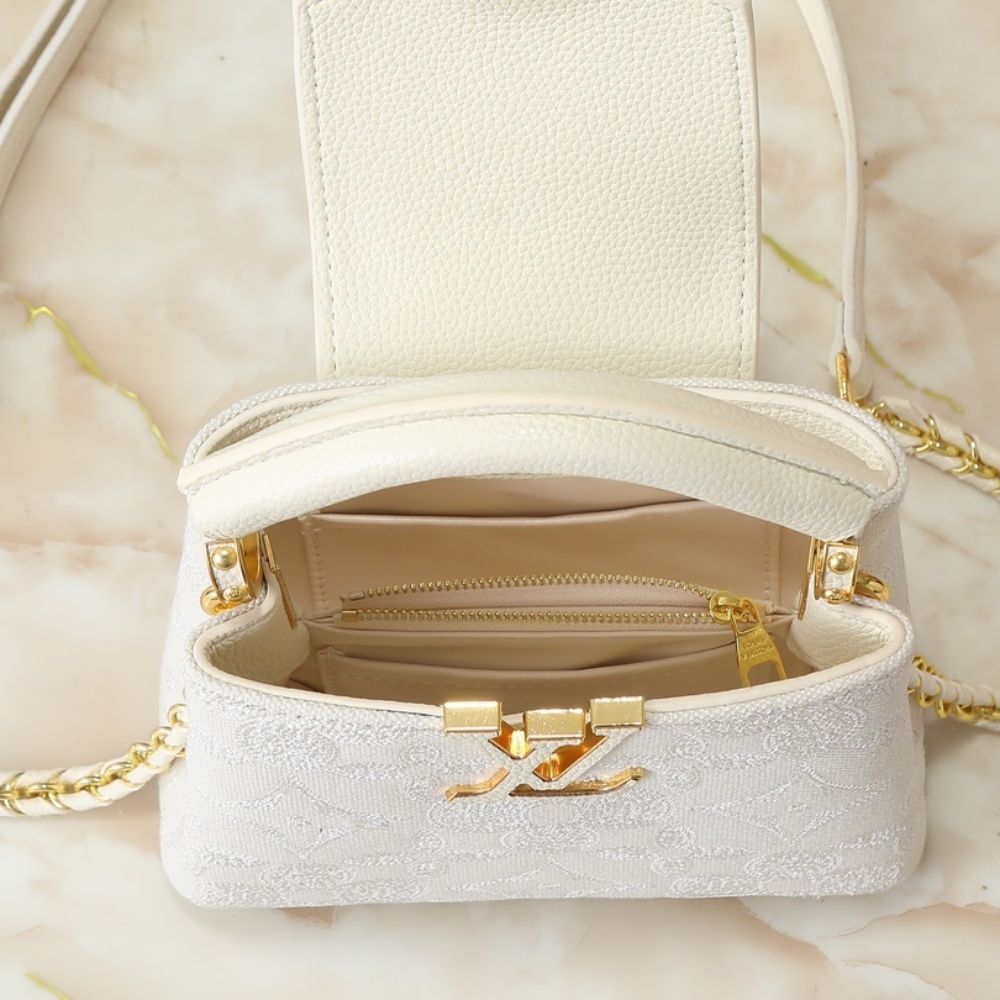 Louis Vuitton Capucines Mini Vanilla 21Cm