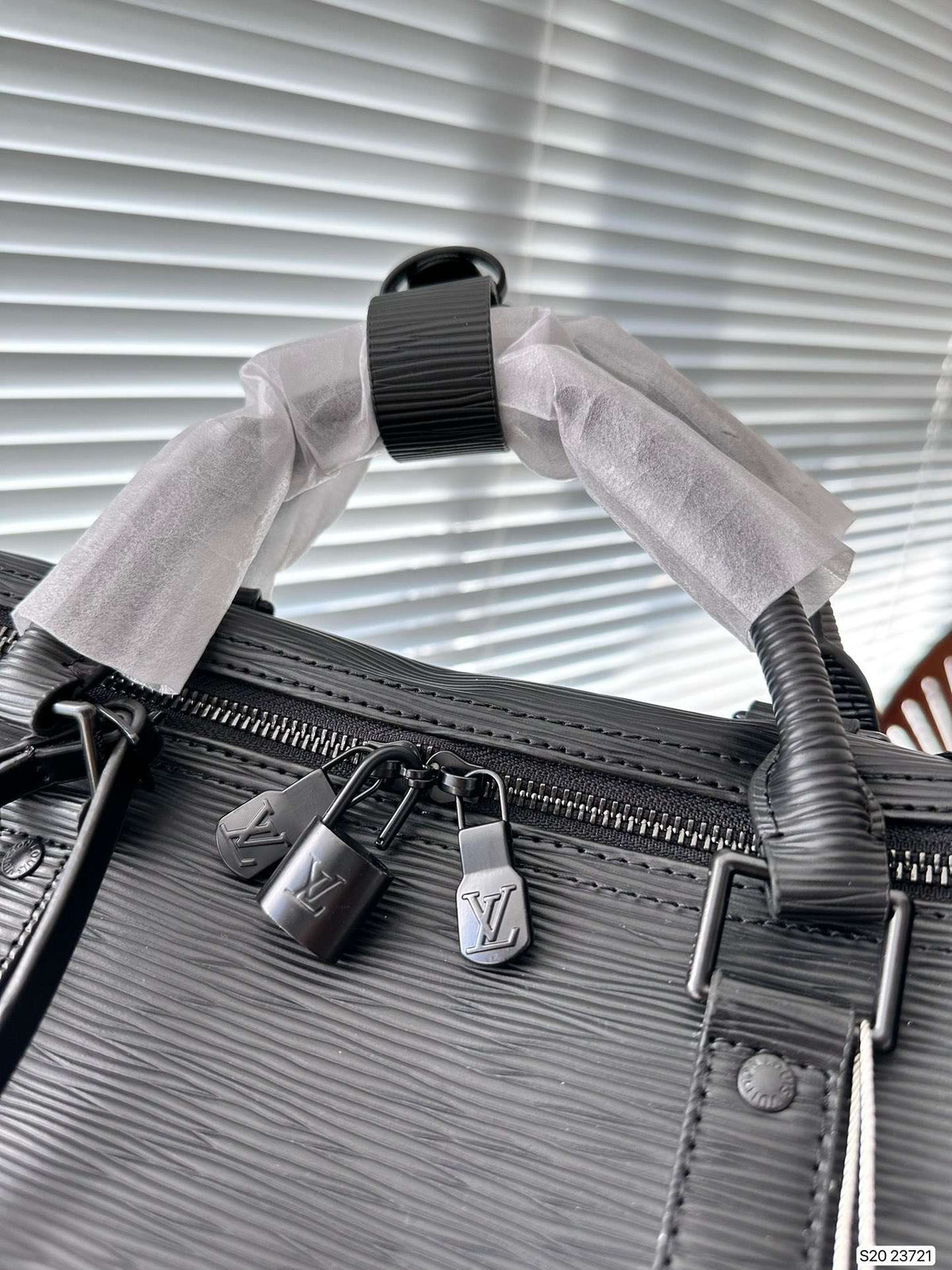 Black Epi Louis Vuitton Keepall 45