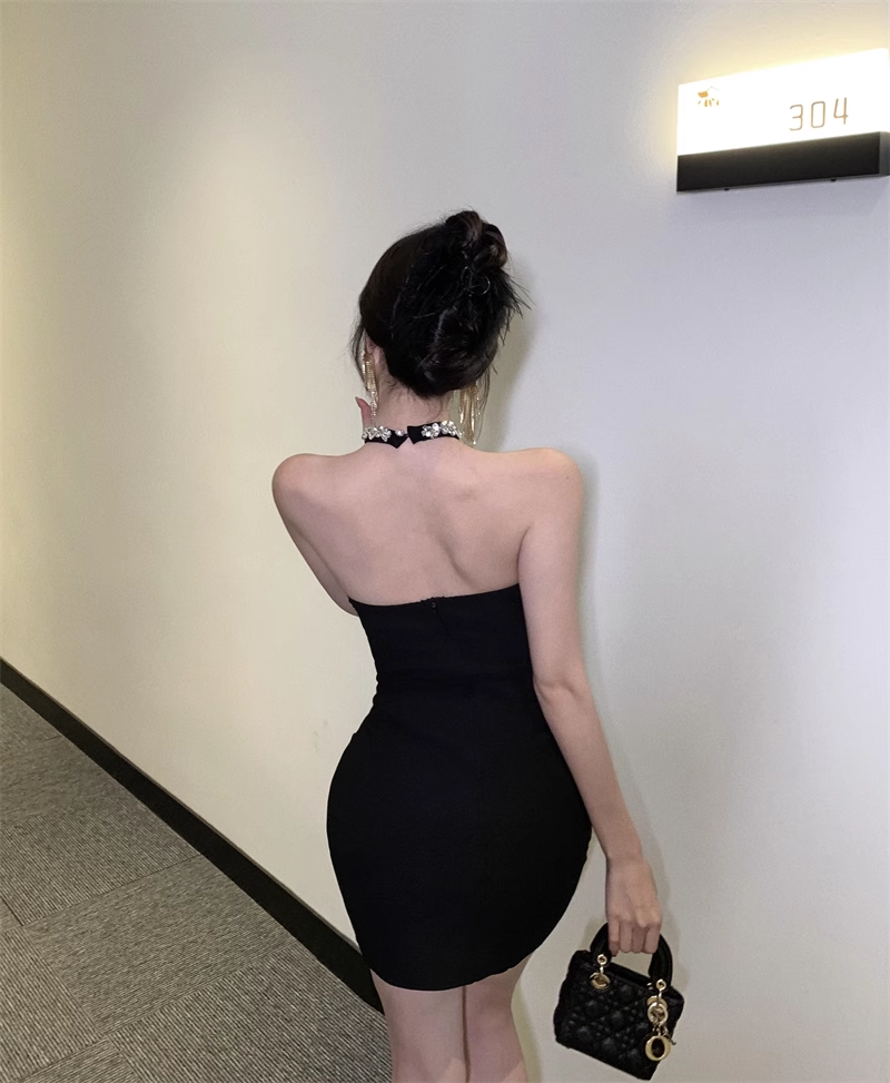 Vintage Black Sequin Bow Bodycon Design A-line Halter Homecoming Dress TP3711