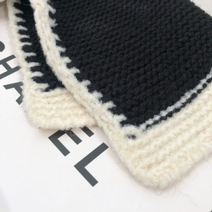 Chanel 23A Cashmere Scarf Black And White 170Cm