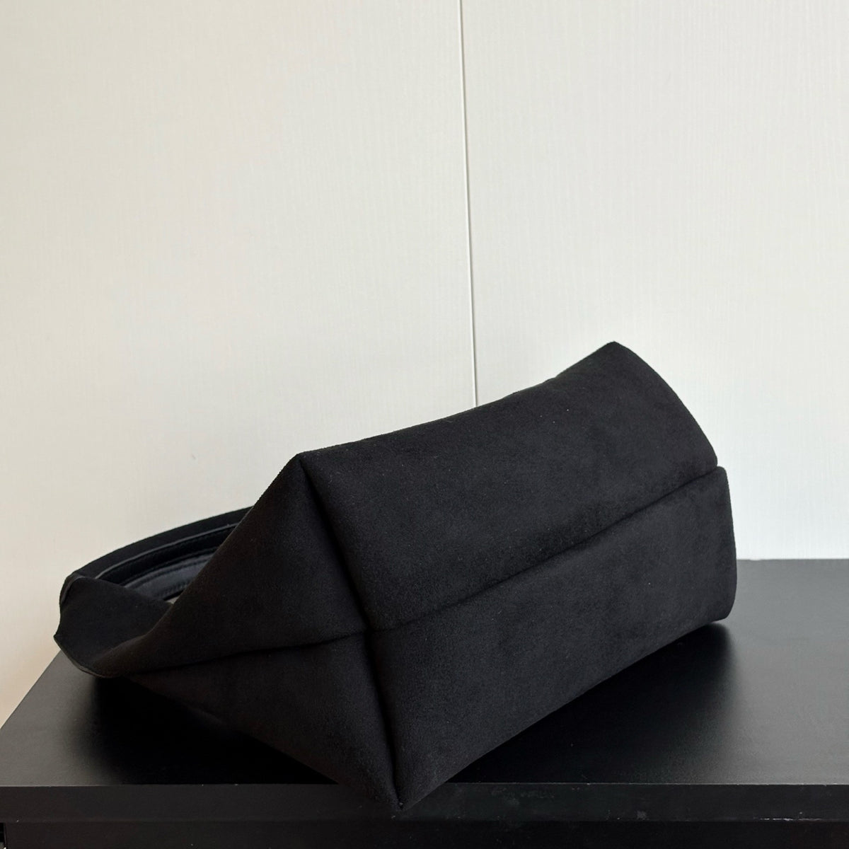 Gucci Softbit Medium Top Handle Bag Black 27Cm