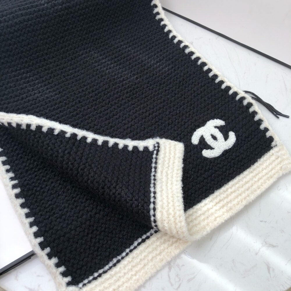 Chanel 23A Cashmere Scarf Black And White 170Cm