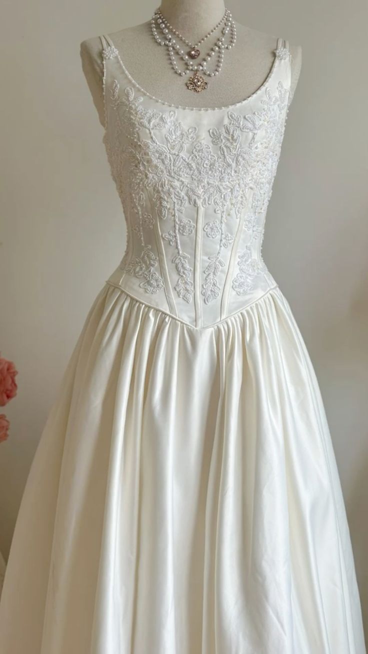 girlhomeshops--White lace retro elegant long satin dress gh5704