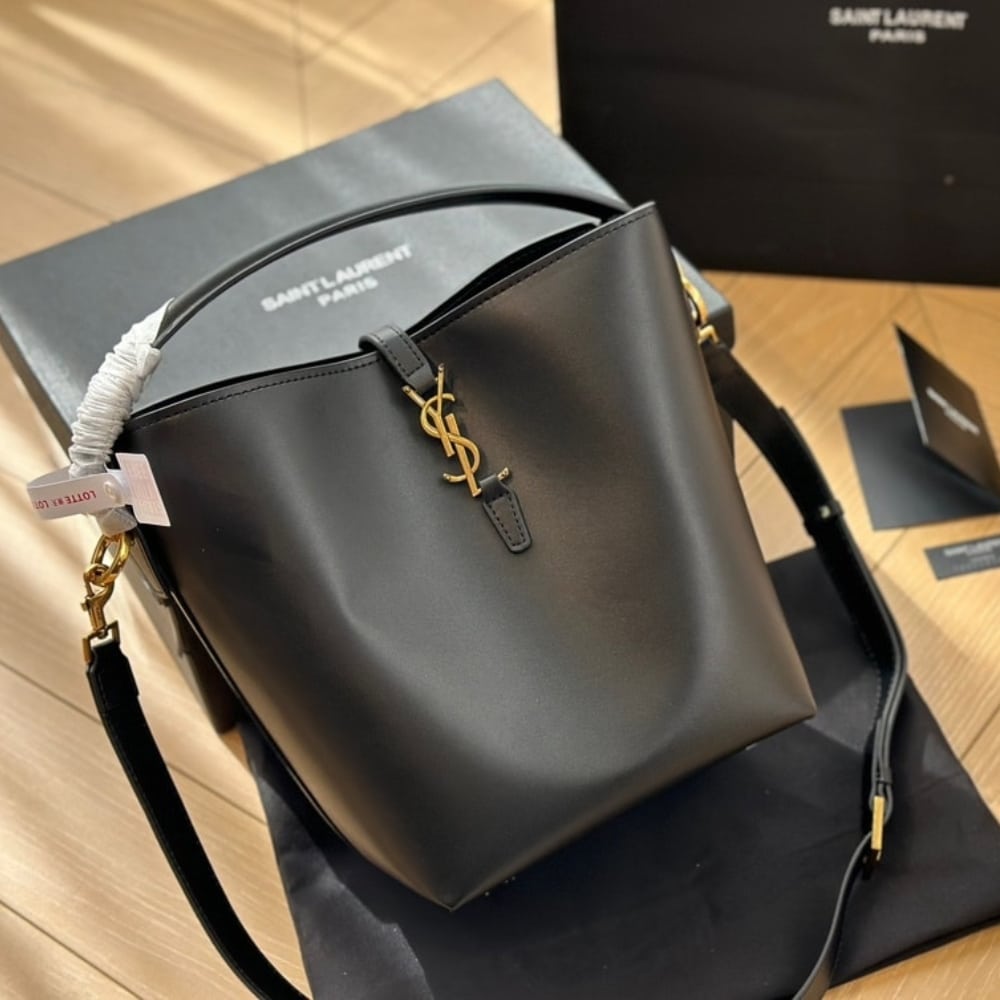 Saint Laurent Le 37 In Shiny Black 25Cm 7428282R20W1000