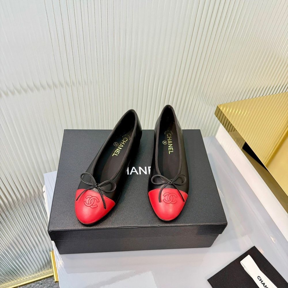 Chanel Crumpled Shiny Cap Toe CC Ballerina Flats Black Red