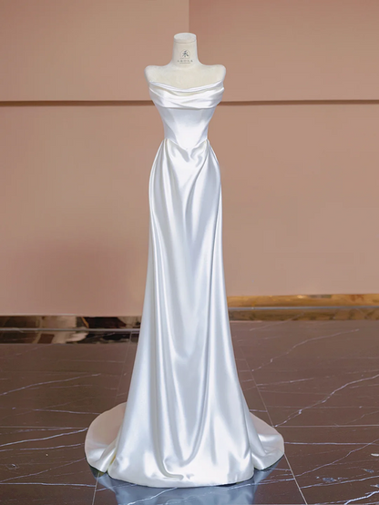 White strapless fitted long ball gown/bridal dress R8309