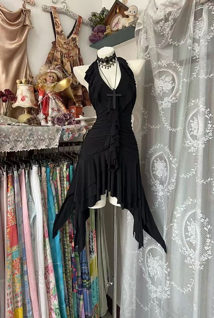 Black halter-neck, fitted waist, asymmetrical hem short ball gown R7876