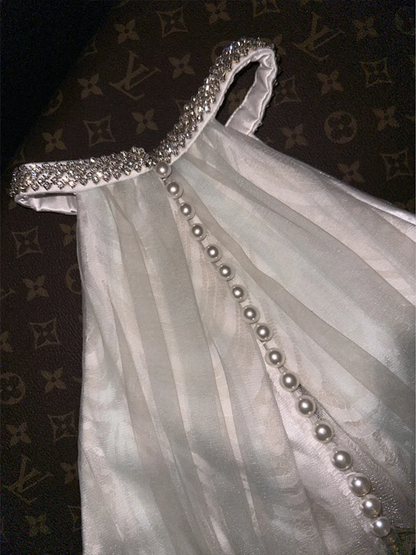 White halter-neck, fitted waist, elegant floor-length ball gown R6410