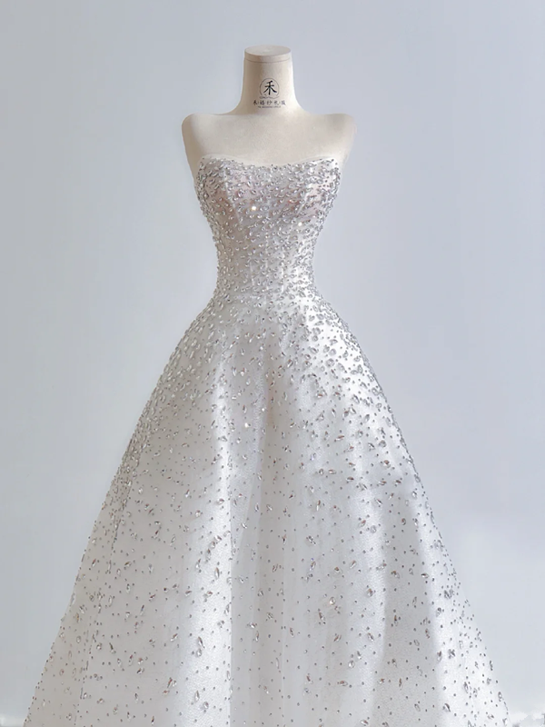 White strapless, fitted waist, full skirt, long ball gown R8164