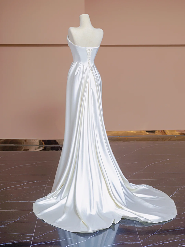 White strapless fitted long ball gown/bridal dress R8309