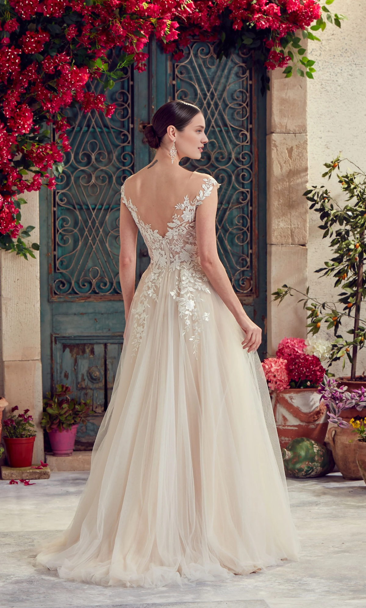 Thin gauze lace deep V-neckline V-shaped illusion tight corset bead decoration wedding dresses