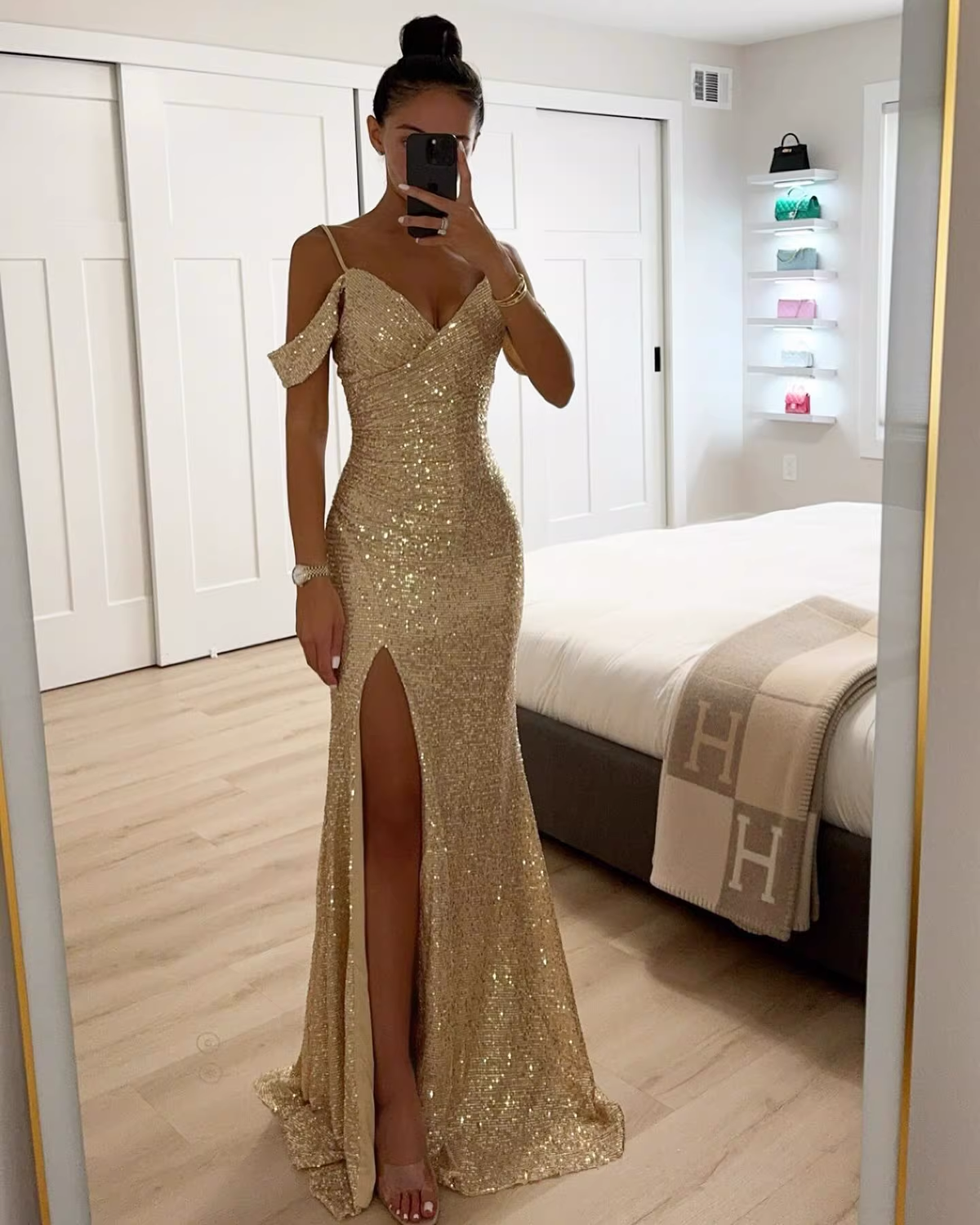 Elegant Gold Sequin Mermaid Prom Dress Off-the-Shoulder Formal Evening Gown High Slit & Train Wedding Guest Dress TP5750