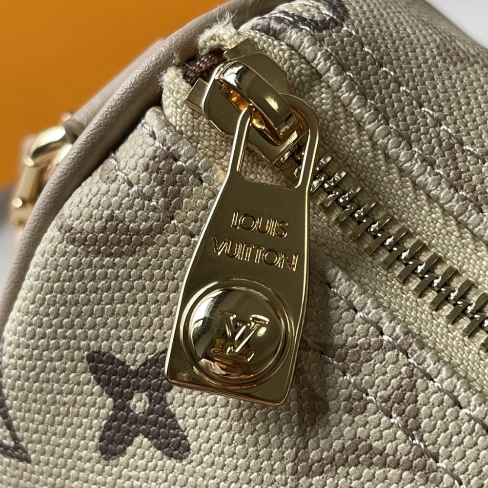 Louis Vuitton Keepall Bandoulière 25 Sand Beige 25Cm M29272