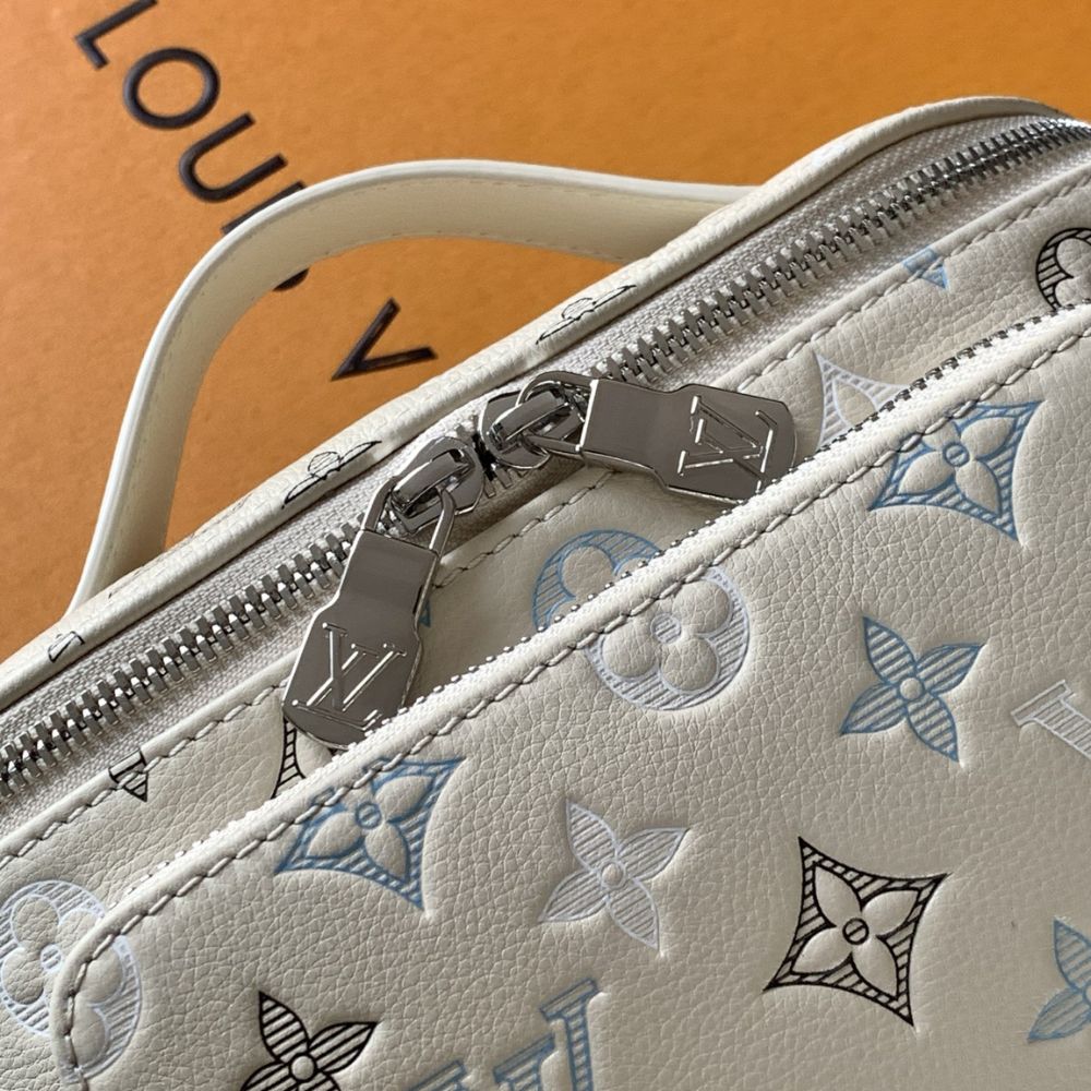 Louis Vuitton Rush Bumbag White 30Cm M28619