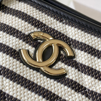 CHANEL Shopping Bag(HIGH-END GRADE)