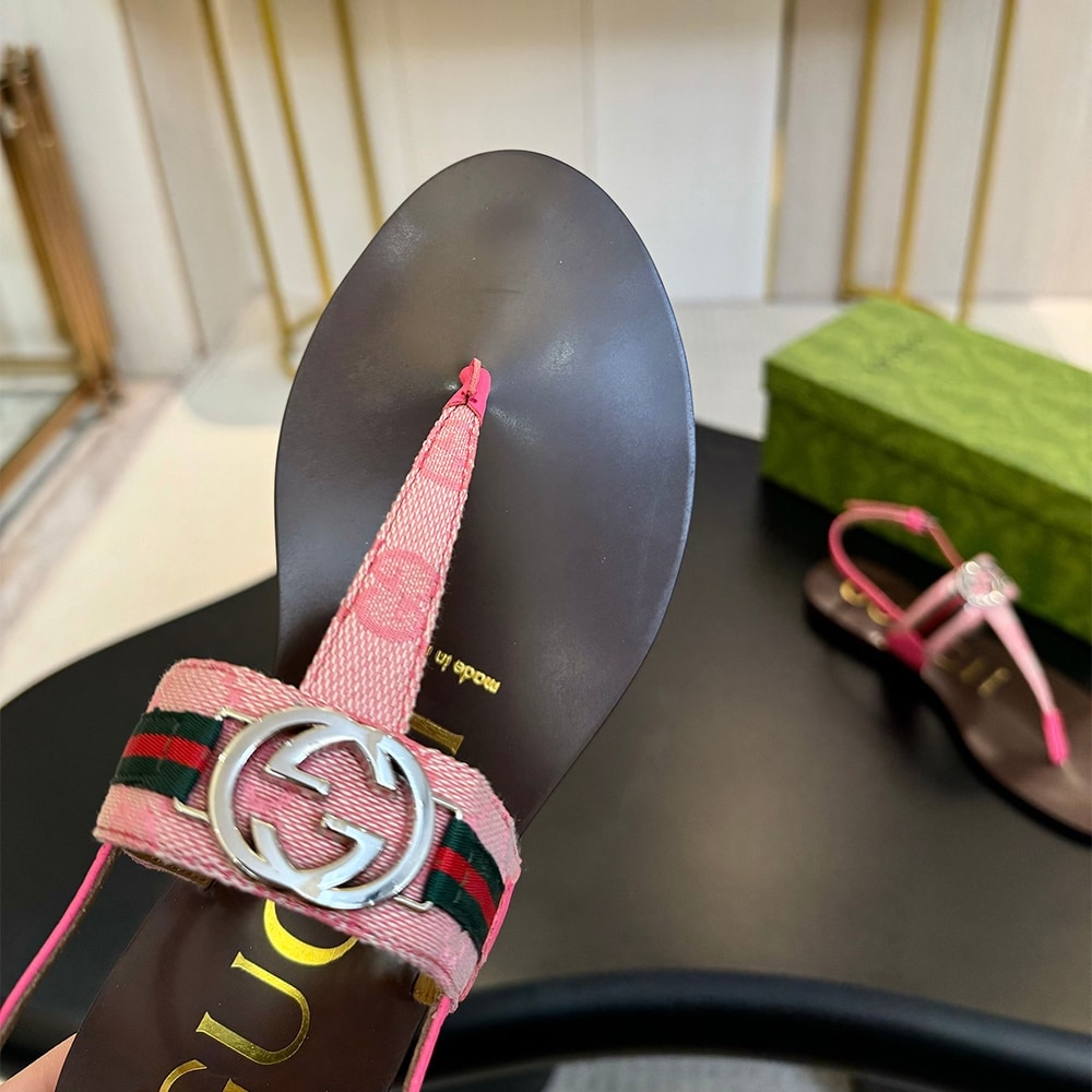GUCCI Women’s Interlocking G Web sandal 215928