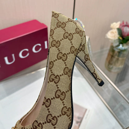 GUCCI Women’s pump with Horsebit