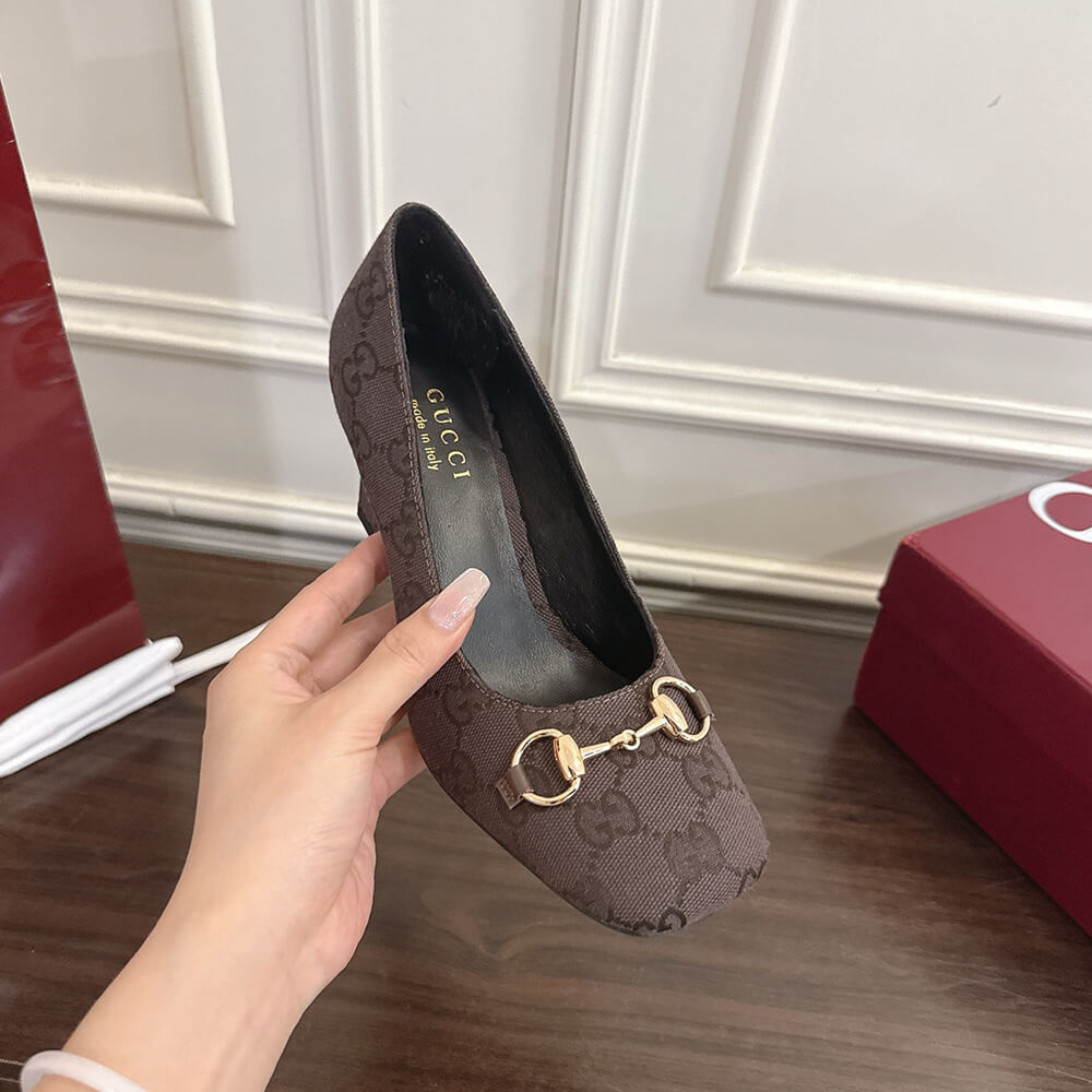 GUCCI Women’s Signora pump