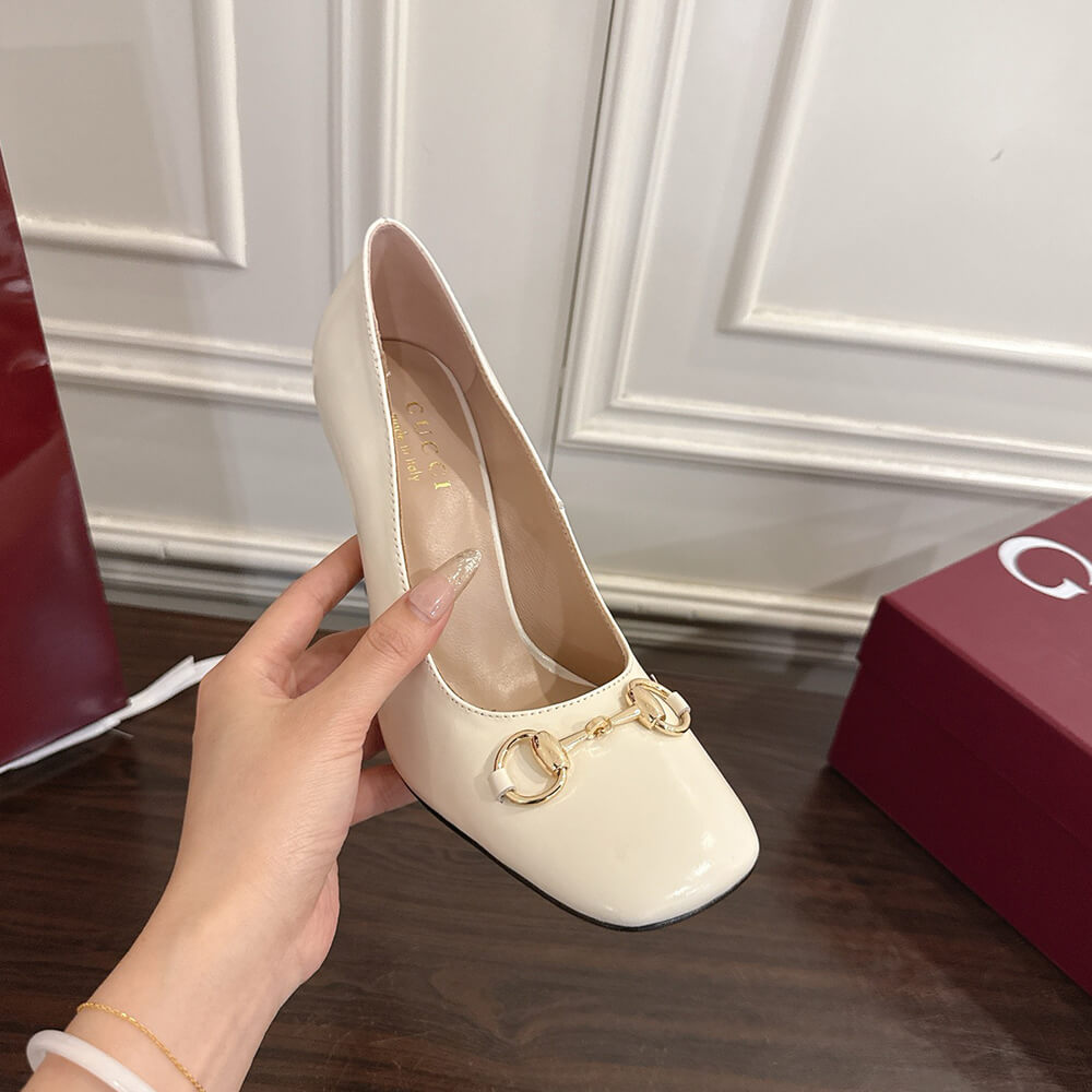 GUCCI Women’s Signora pump