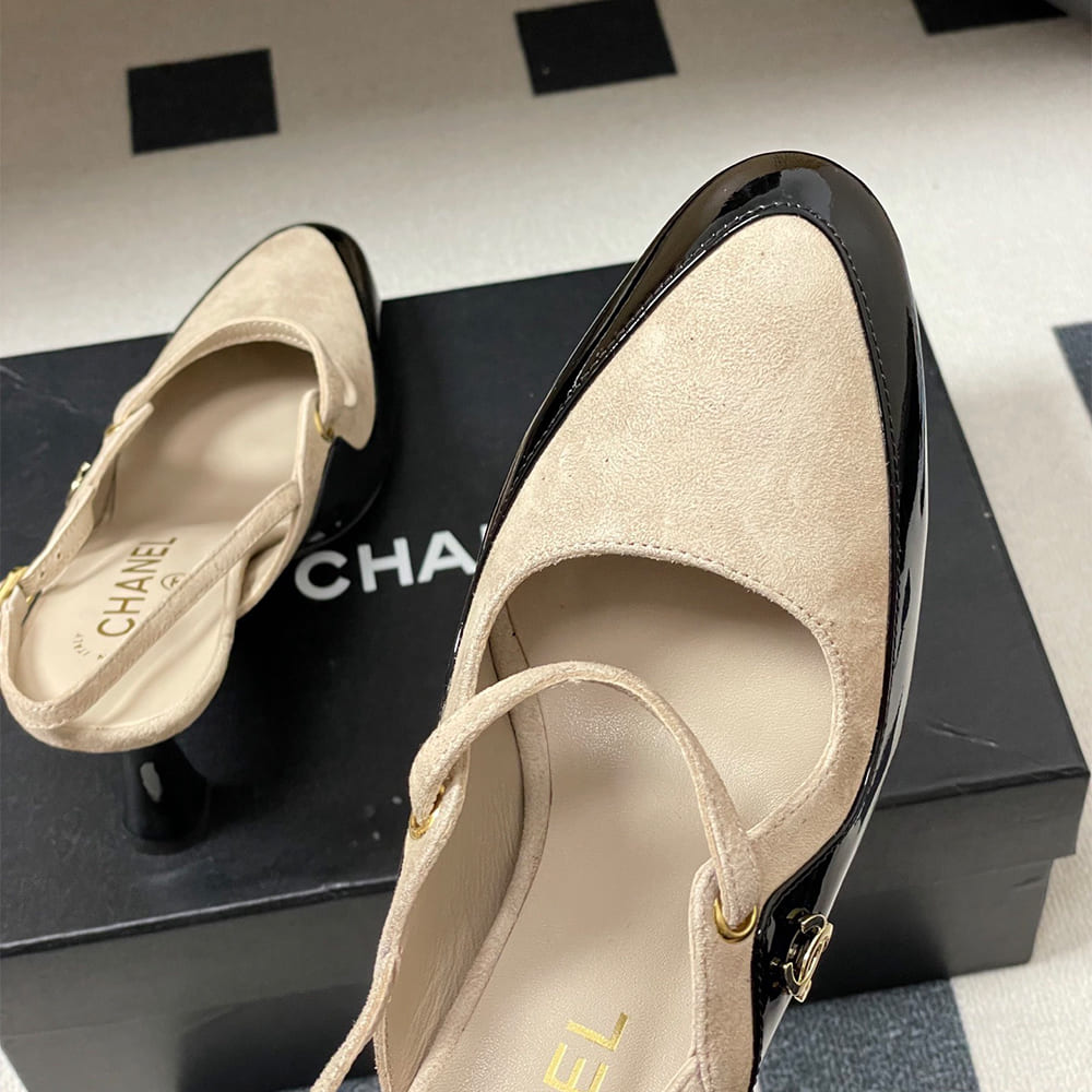 CHANEL Slingbacks