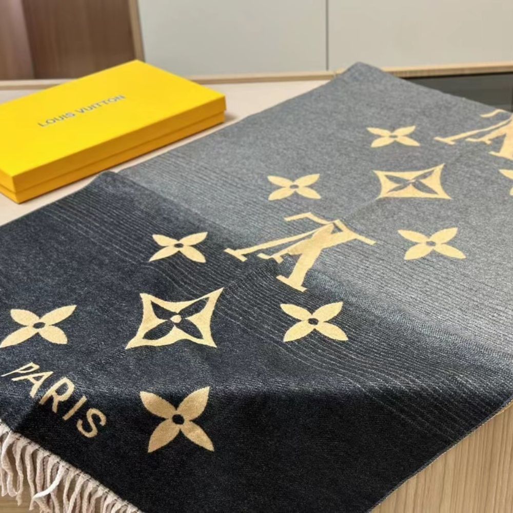 Louis Vuitton Gradient Shawl 190Cm